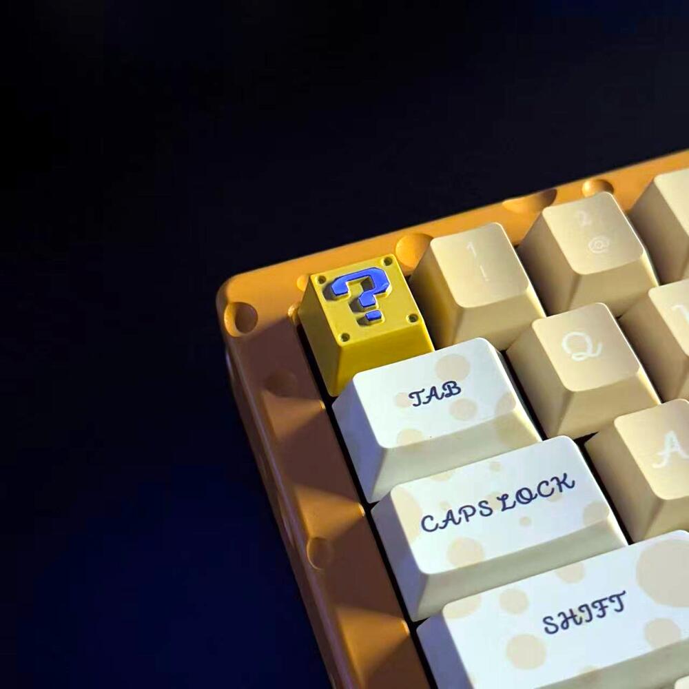 レトロ8ビットピクセルクエスチョンブロックメタルキーキャップ - Gaming Accessories For Room のレビューと価格